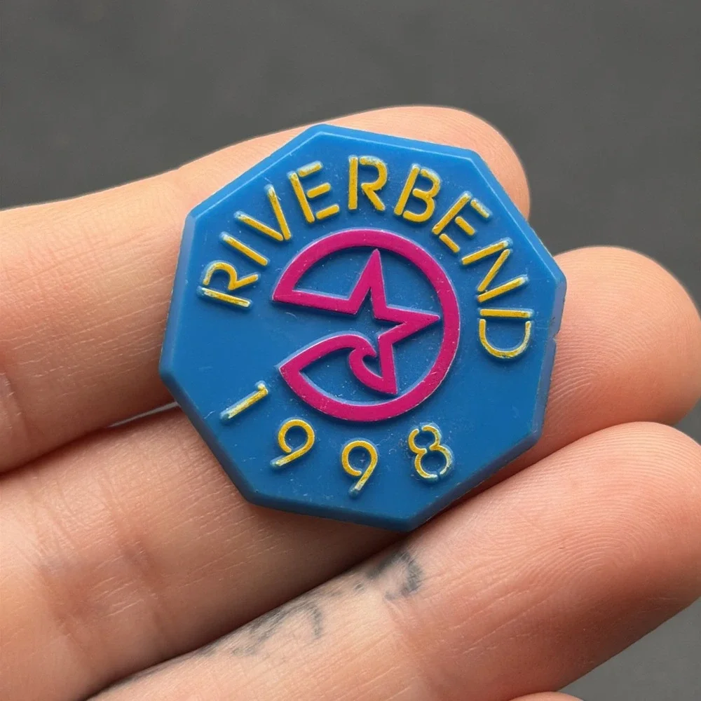 Riverbend Music Festival Chattanooga Tennessee 1998 Plastic Lapel Hat Pin